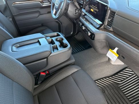 New 2026 GMC Sierra 1500 Elevation image 16