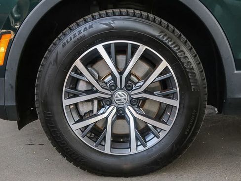 Used 2019 Volkswagen Tiguan SE w/ Panoramic Sunroof Package AWD/4WD image 12