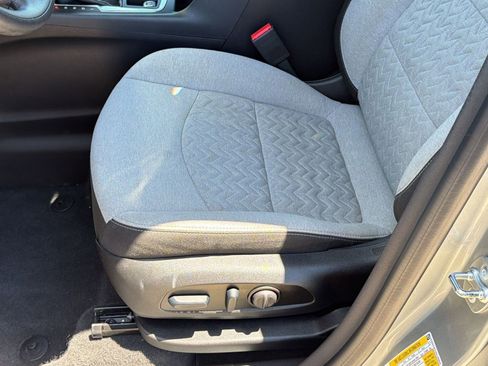 Used 2024 Chevrolet Equinox LT FWD image 14
