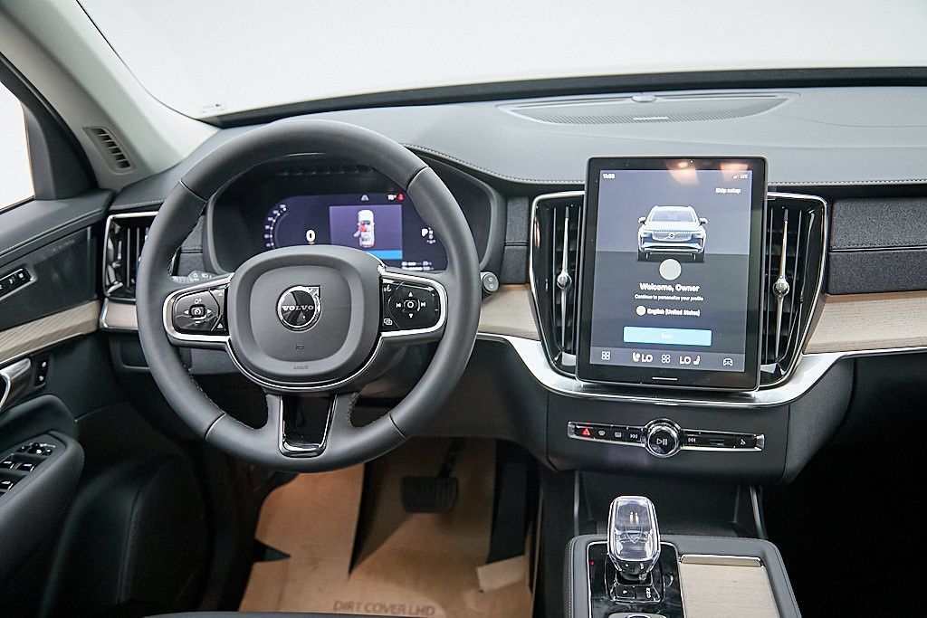 New 2026 Volvo XC90 T8 Plus w/ Protection Package AWD/4WD image 28