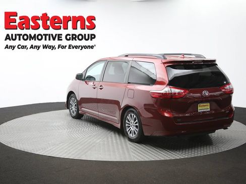 Used 2019 Toyota Sienna XLE FWD image 67