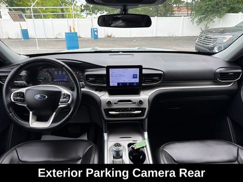 Used 2024 Ford Explorer XLT w/ Equipment Group 202A AWD/4WD image 15