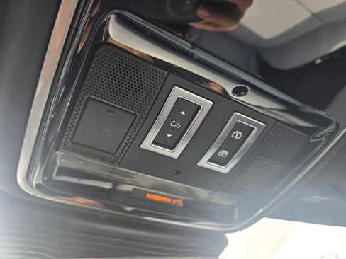 New 2026 Land Rover Range Rover Velar Dynamic SE image 33