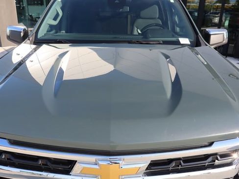 Used 2025 Chevrolet Silverado 1500 LT RWD image 17