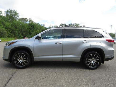 Used 2018 Toyota Highlander SE AWD/4WD image 8