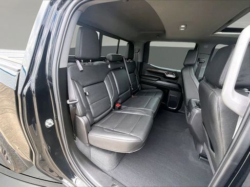 Used 2024 Chevrolet Silverado 1500 LT Trail Boss w/ Convenience Package II AWD/4WD image 28