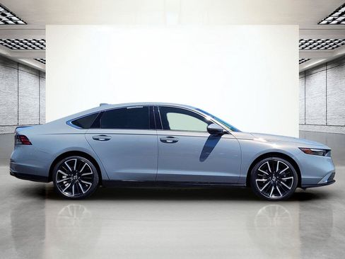Used 2023 Honda Accord Touring image 5