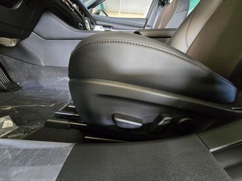 New 2026 MAZDA MAZDA3 Hatchback w/Premium Plus Pkg image 23