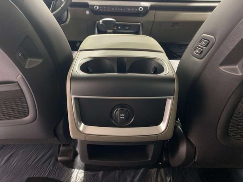 New 2026 Kia Carnival EX FWD image 13