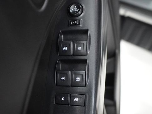 Used 2020 Chevrolet Colorado LT image 11