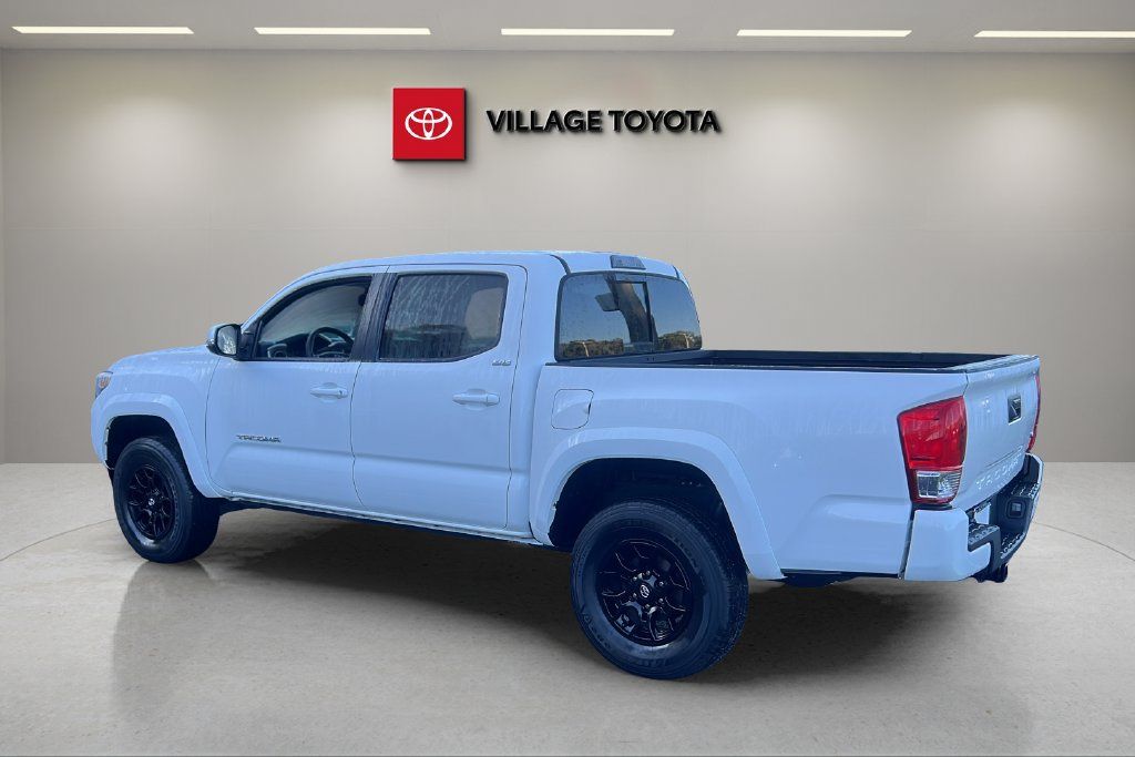 Certified 2022 Toyota Tacoma SR5 w/ Technology Package RWD image 3