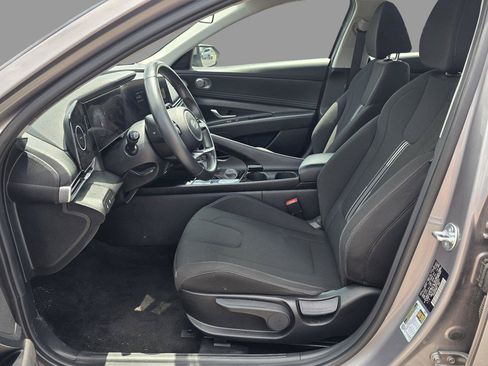 Used 2025 Hyundai Elantra SEL FWD image 20
