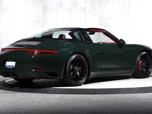 Used 2019 Porsche 911 Targa 4 GTS image 3