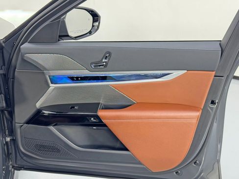 Used 2023 BMW i7 xDrive60 image 55