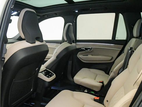 Used 2026 Volvo XC90 B6 Plus w/ Protection Package AWD/4WD image 19