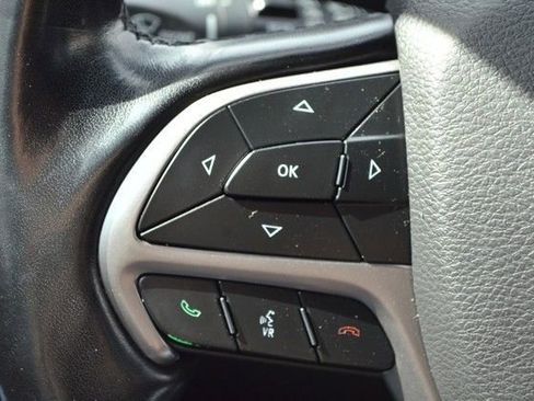 Used 2020 Jeep Grand Cherokee Altitude image 20