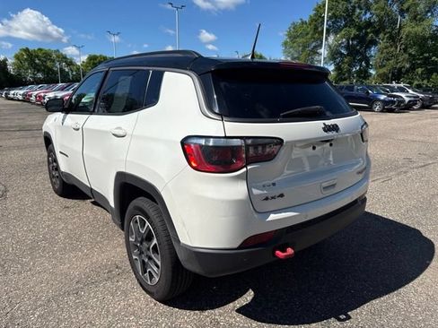 Used 2019 Jeep Compass Trailhawk w/ Leather Interior Group AWD/4WD image 3