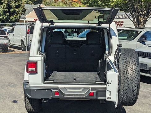 Certified 2021 Jeep Wrangler Unlimited Sahara AWD/4WD image 26