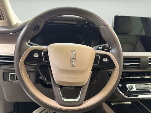 Used 2024 Lincoln Corsair Reserve FWD image 12