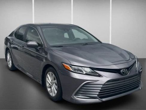 Used 2023 Toyota Camry LE FWD image 2