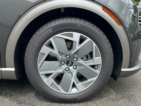 Used 2025 Genesis GV60 Advanced image 12