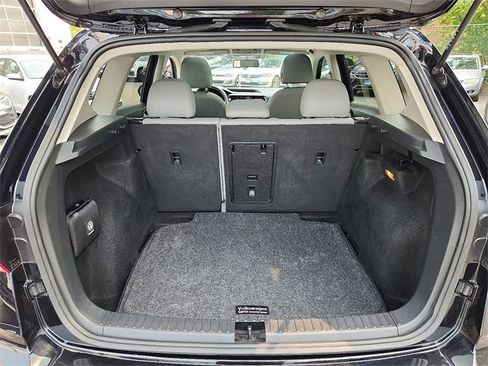 Certified 2022 Volkswagen Taos SE w/ Panoramic Sunroof Package image 28