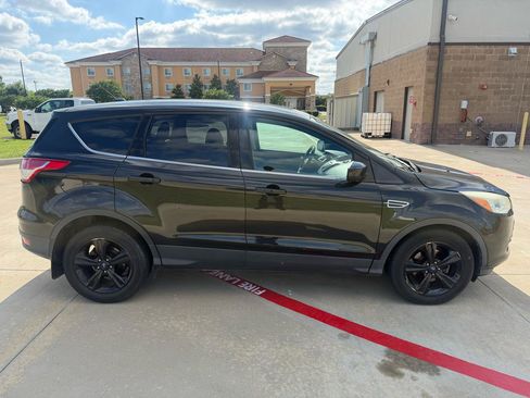 Used 2015 Ford Escape SE FWD image 4