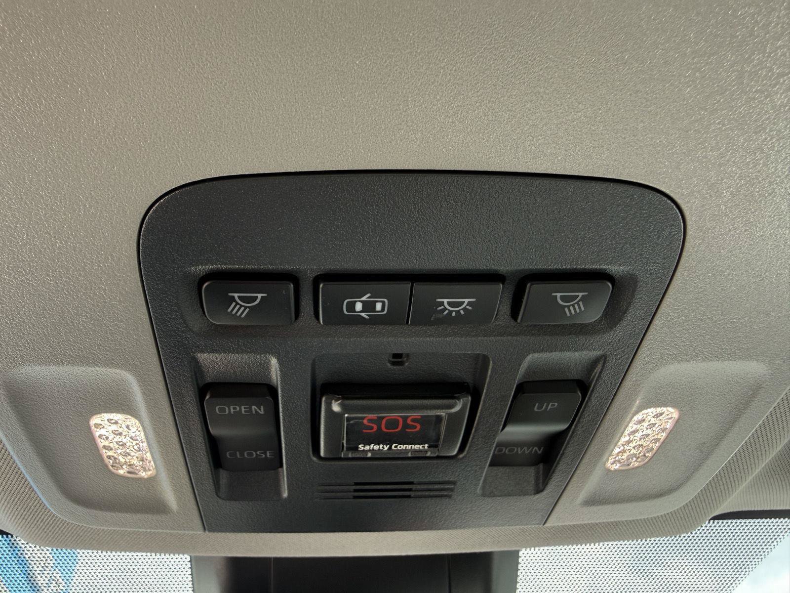 Used 2019 Toyota Camry SE w/ Audio Package FWD image 16