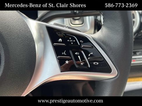 Used 2026 Mercedes-Benz GLB 250 4MATIC image 24