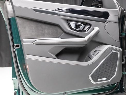 Used 2021 Lamborghini Urus image 47