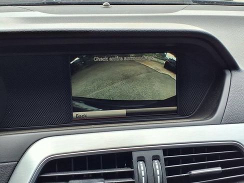 Used 2013 Mercedes-Benz C 250 Sedan w/ Multimedia Pkg image 16