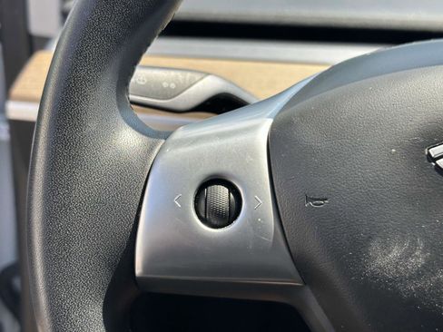 Used 2020 Tesla Model Y Long Range image 20