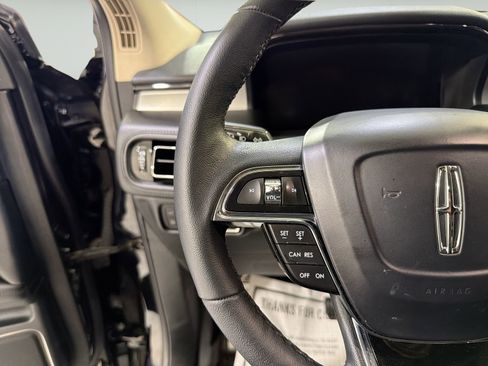 Used 2023 Lincoln Nautilus FWD w/ Premium Package image 14