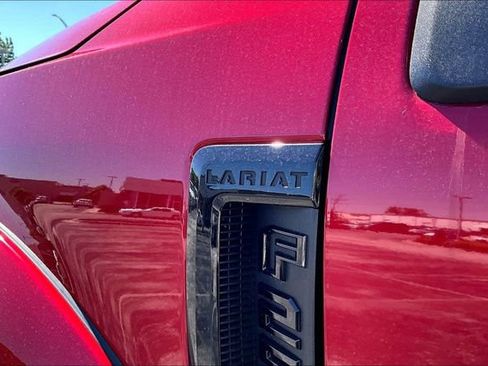 Used 2022 Ford F250 Lariat w/ Black Appearance Package AWD/4WD image 24