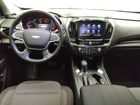 Used 2020 Chevrolet Traverse LT image 22