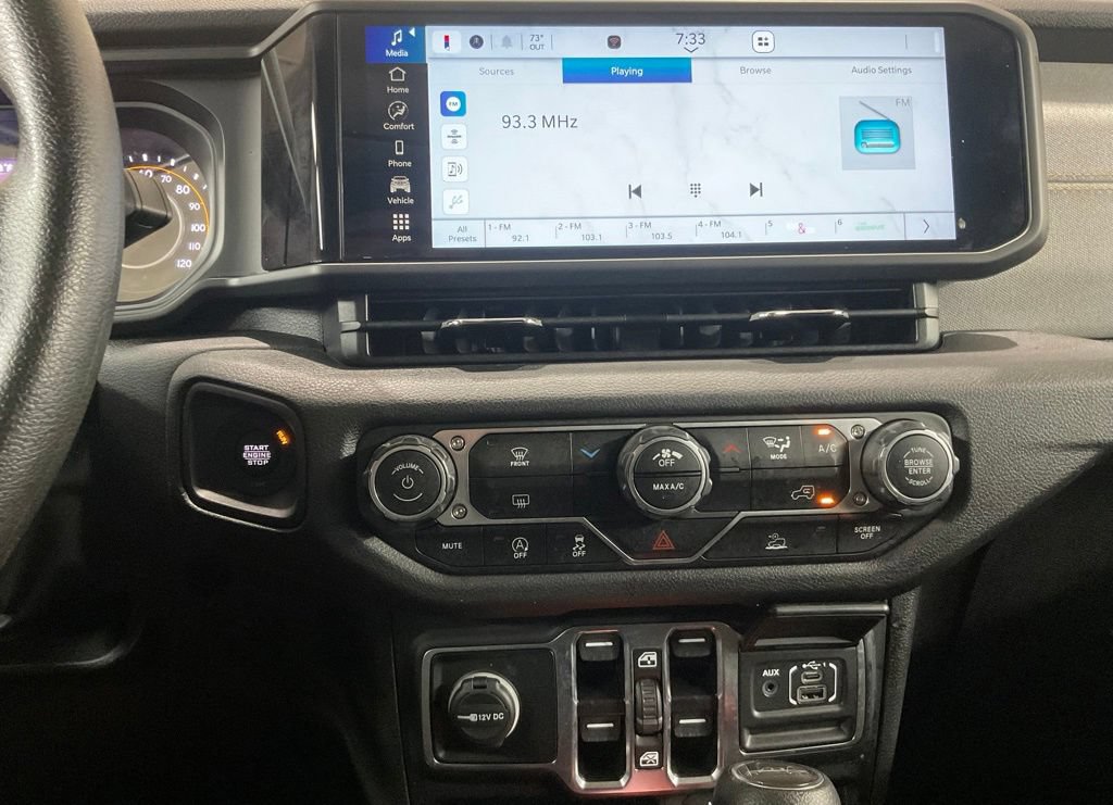 Used 2025 Jeep Gladiator Sport AWD/4WD image 18