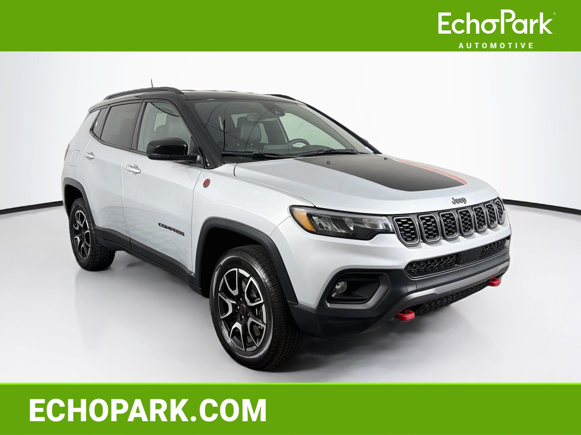 Used 2025 Jeep Compass Trailhawk AWD/4WD image 1