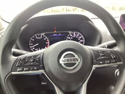 Used 2023 Nissan Sentra SV FWD image 19