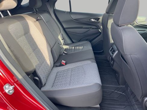 Used 2024 Chevrolet Equinox LT image 32