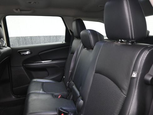 Used 2015 Dodge Journey Crossroad w/ Flexible Seating Group image 18