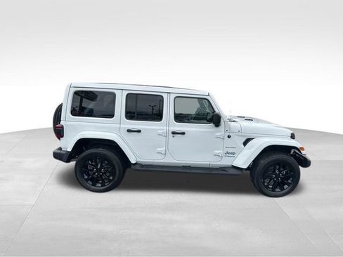 Used 2022 Jeep Wrangler Unlimited Sahara w/ Cold Weather Group AWD/4WD image 20
