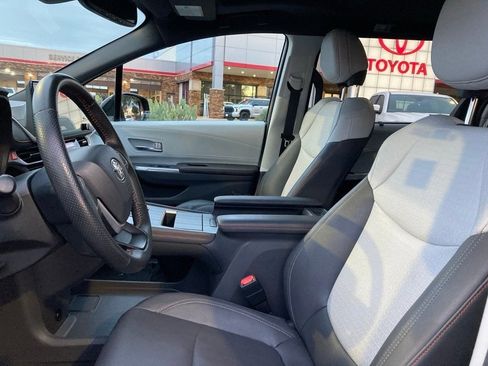 Certified 2024 Toyota Sienna XSE image 10