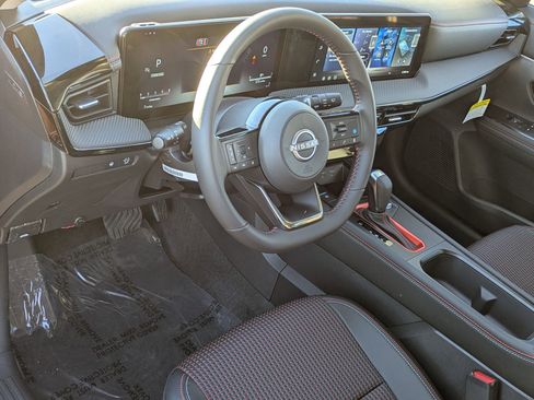 New 2026 Nissan Kicks SR image 2