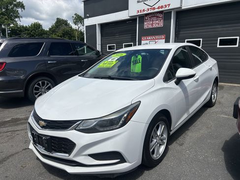 Used 2016 Chevrolet Cruze LT FWD image 3