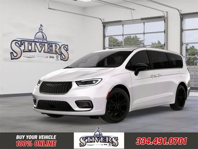 New 2026 Chrysler Pacifica Select