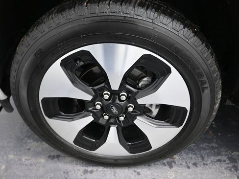 Used 2024 Ford F150 Lightning Platinum image 36