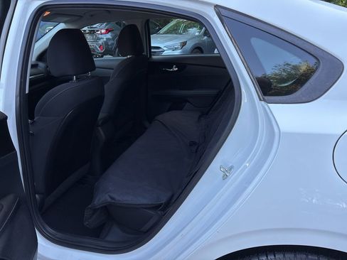 Used 2019 Kia Forte S image 4