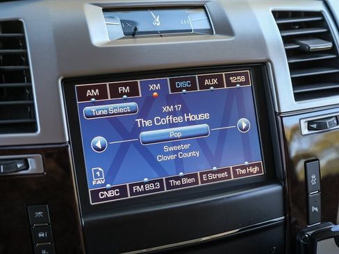 Used 2014 Cadillac Escalade ESV Premium image 45