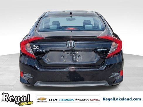Used 2016 Honda Civic Touring image 4