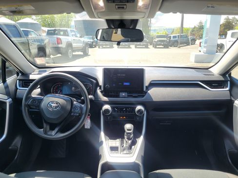 Used 2023 Toyota RAV4 LE AWD/4WD image 19